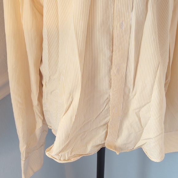 Hollister Cream Casual Button Down Shirt - Picture 2 of 5